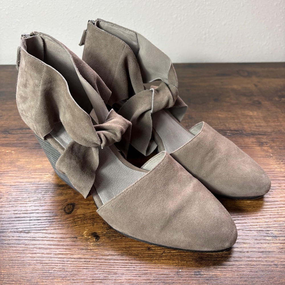 Eileen Fisher Womens Taupe Grey Suede Bow Knot Wedge Sandals Size 9